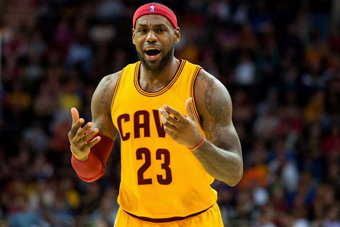 LeBron-James-2014-1119-foul-face-react.jpg